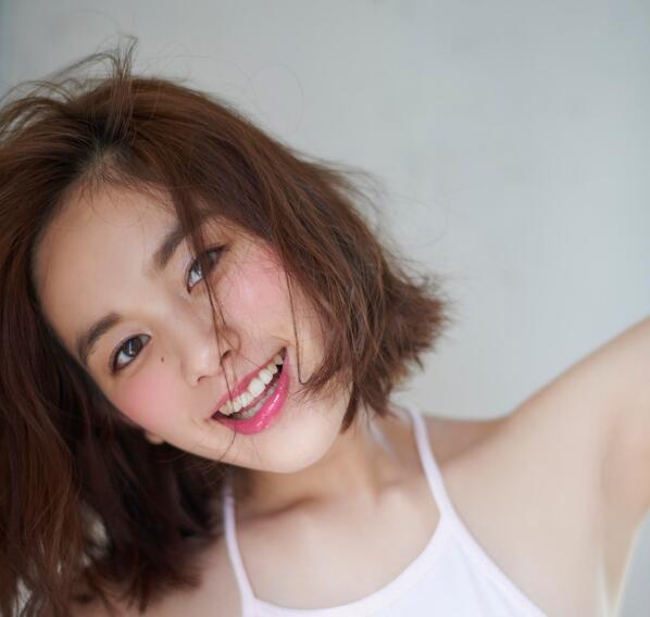 笕美和子拍大片 唇红齿白魅力无限