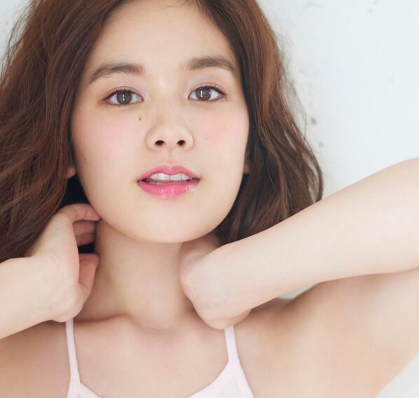 笕美和子拍大片 唇红齿白魅力无限