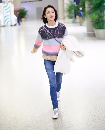 佟丽娅化身风一样的女子,一路狂奔赶飞机