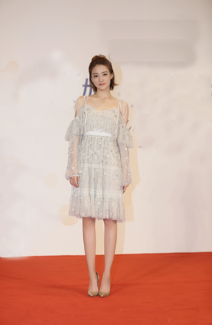 徐璐怎么拍照都是很漂亮的姑娘 喜欢她吗?