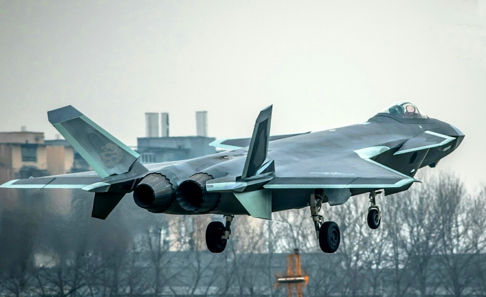 歼20最新迷彩涂装照曝光 不管真假反正是真好看