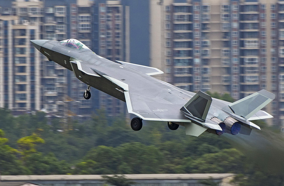 歼20最新迷彩涂装照曝光 不管真假反正是真好看