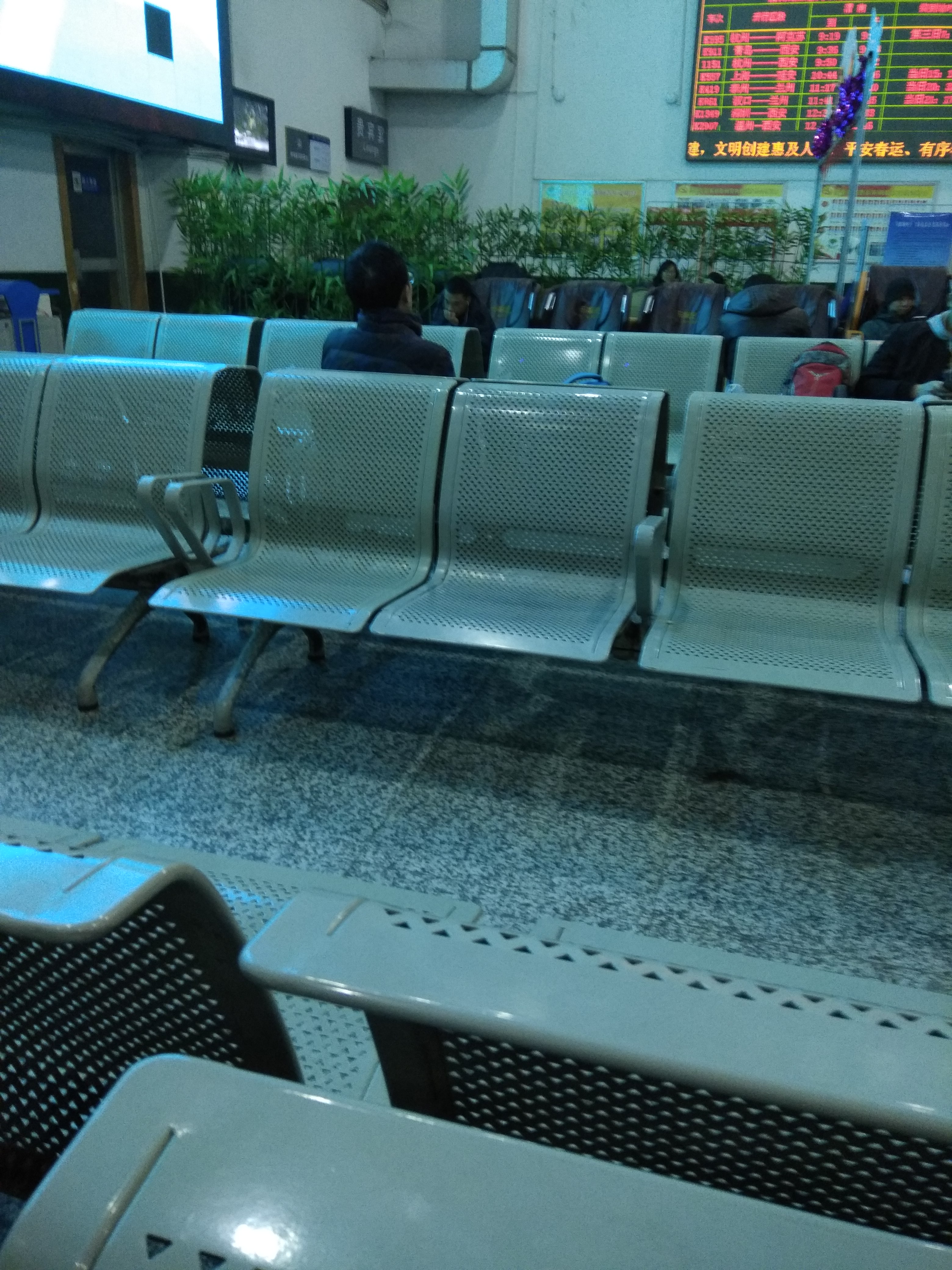 哈密火车站候车室图片图片