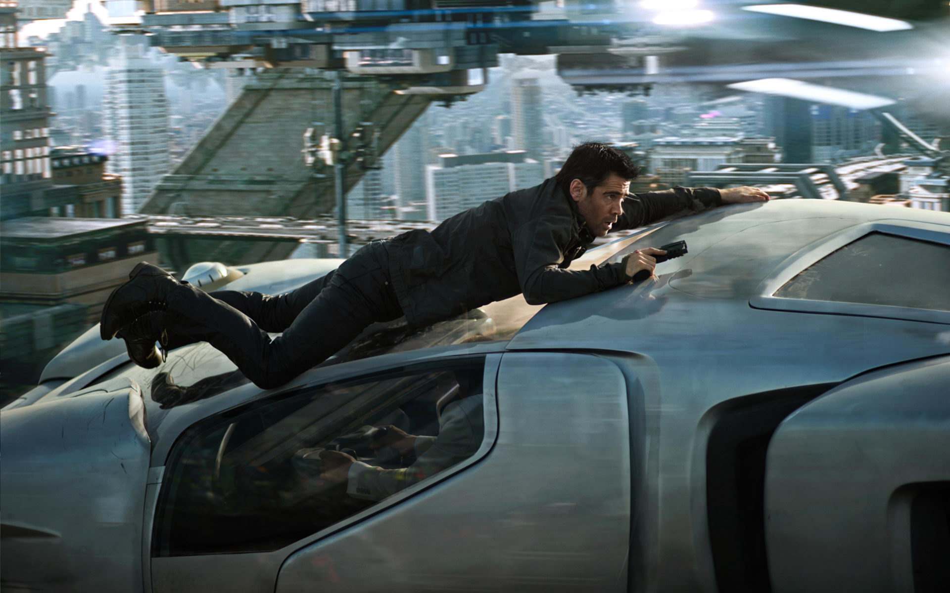 《全面回忆》:被植入的人生,你要不要?