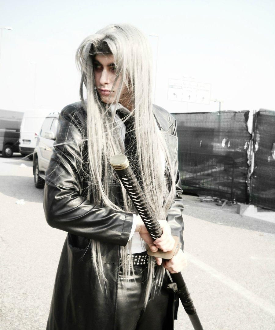 真人cos:萨菲罗斯!不知道还有没有人知道这个角色!