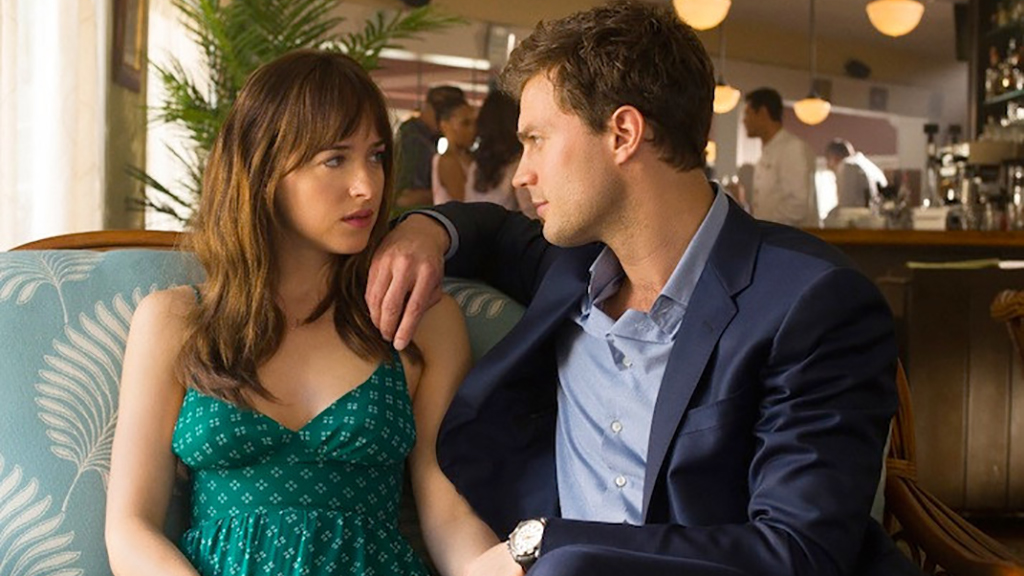 《五十度飞》:脸红心跳的内容远多于前两部,剧情一如既往的糟糕