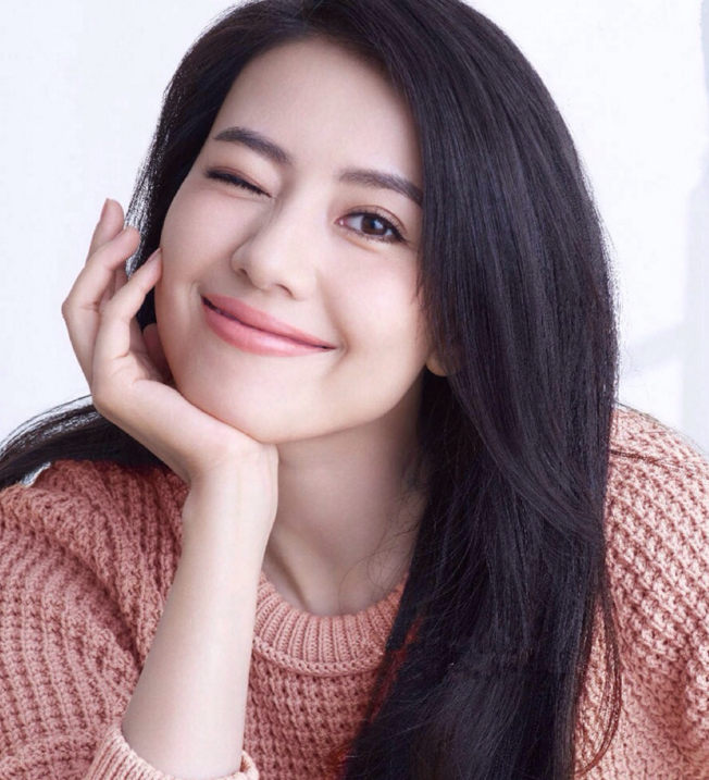 慕容隽没有回答,苍白着脸默默翻身上马,扯下风帽遮住了半张脸