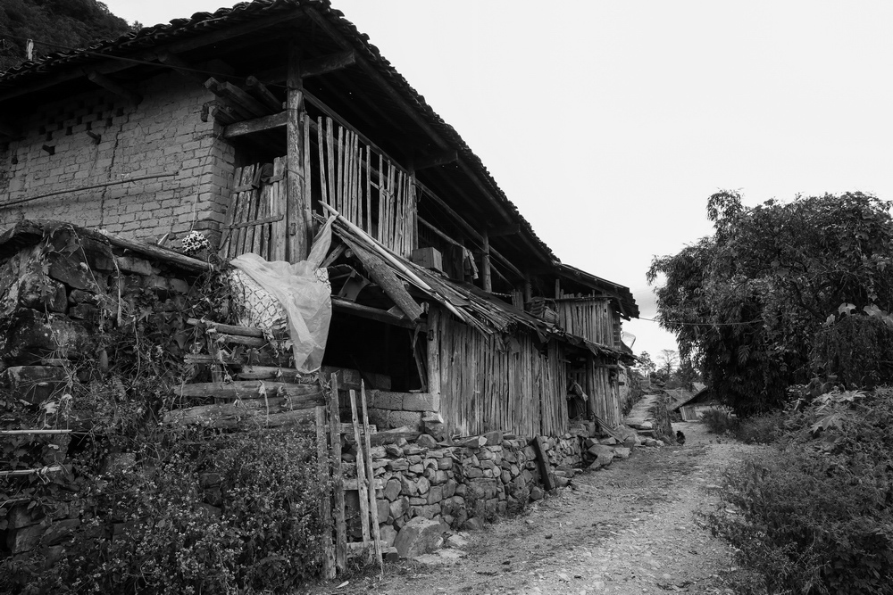 《光与影》废弃的村庄