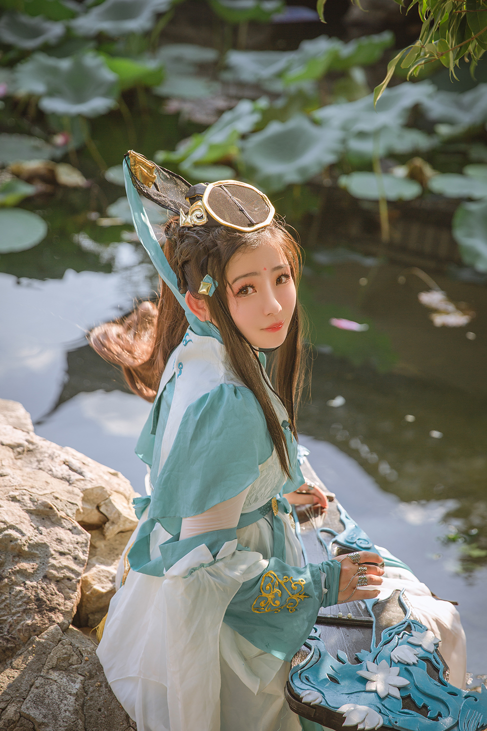 剑网三儒风琴萝cos:剑胆琴心