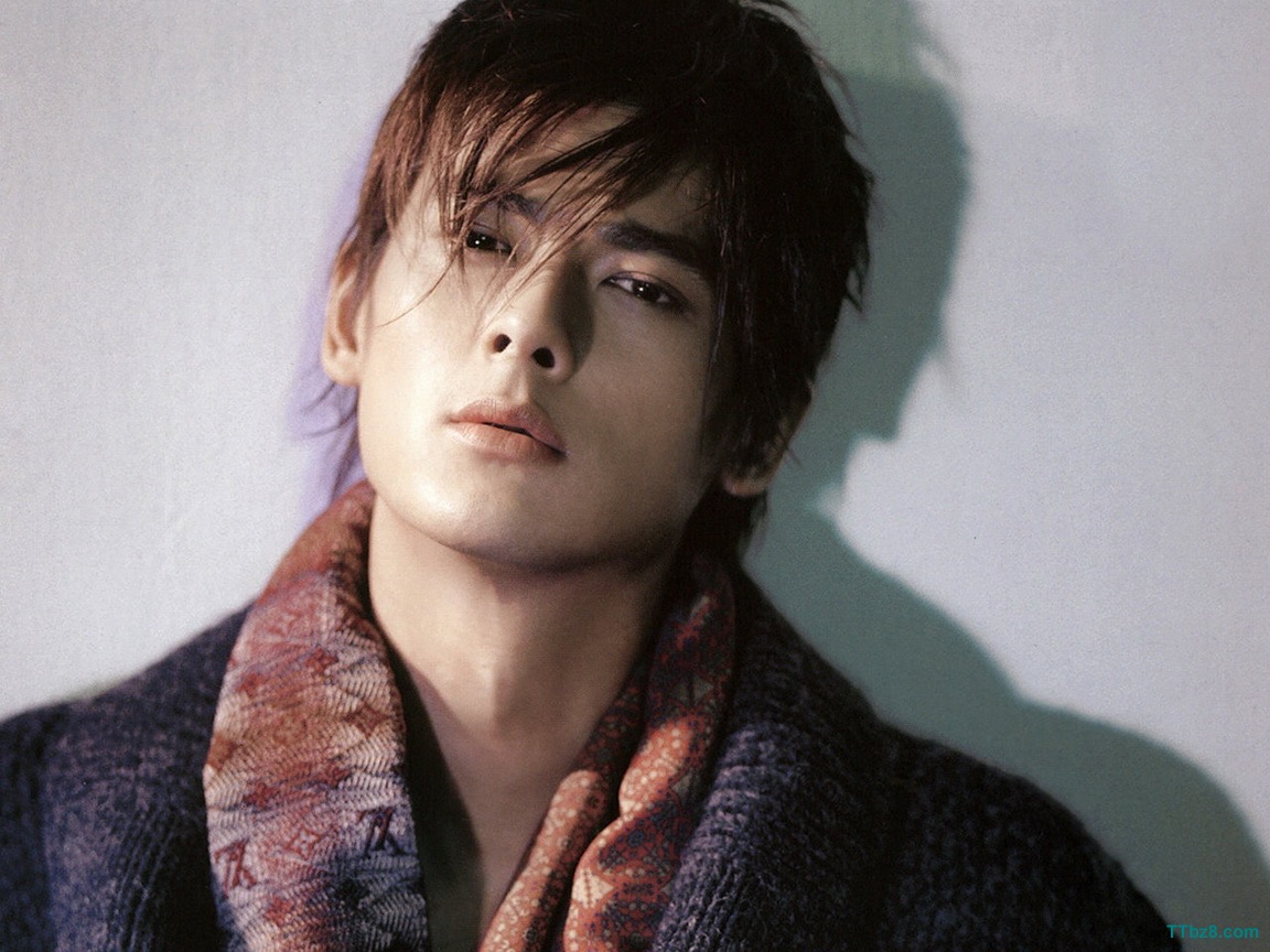 昔日男神郭品超图集:帅气不减!