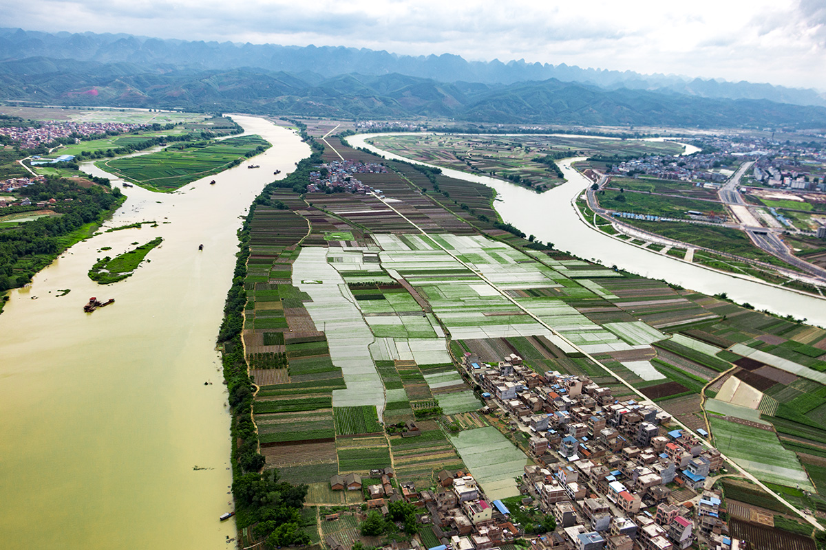 《光与影》右江河谷