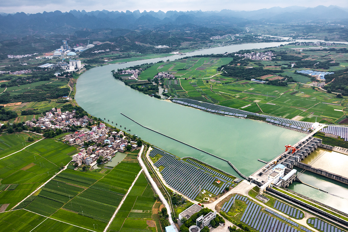 《光与影》右江河谷