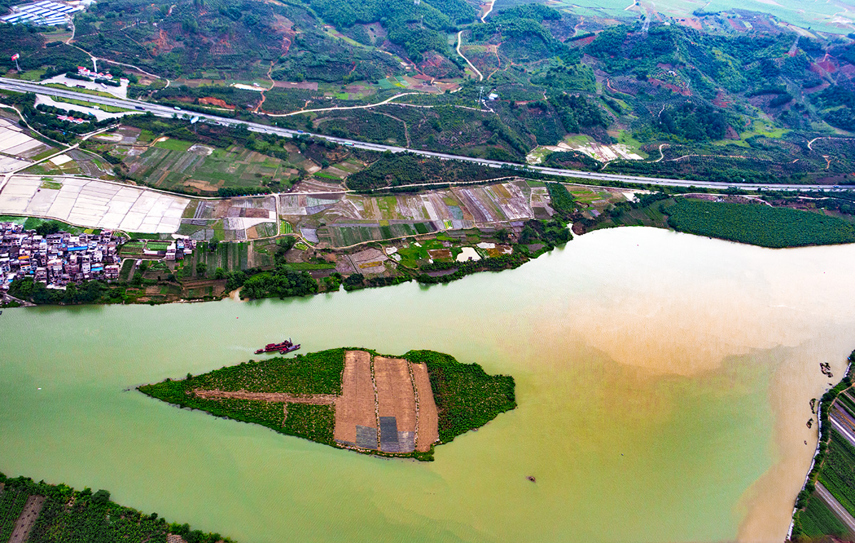 《光与影》右江河谷