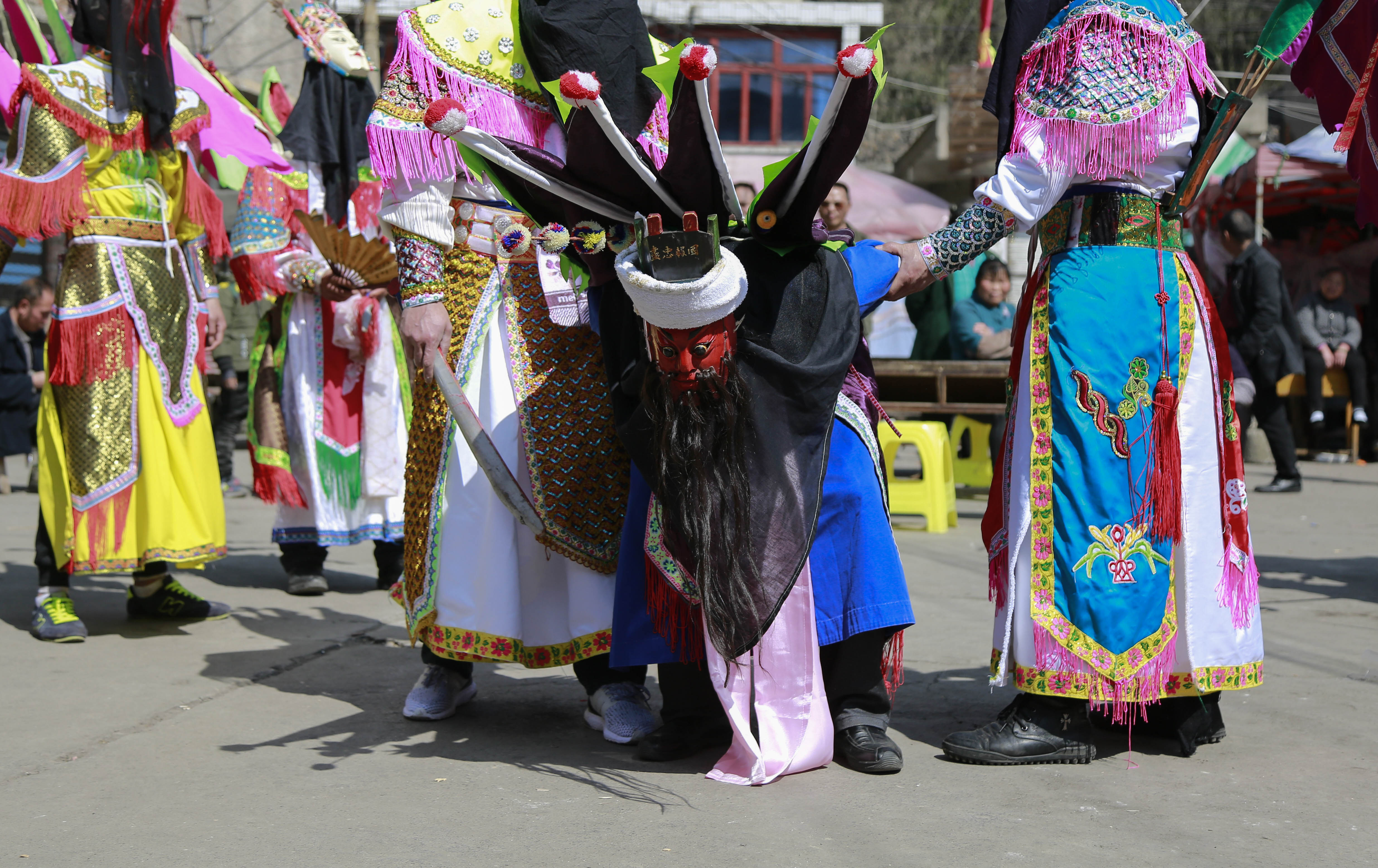 过春节,看大戏,这个古老的地戏表演你看过吗?一般时候看不到