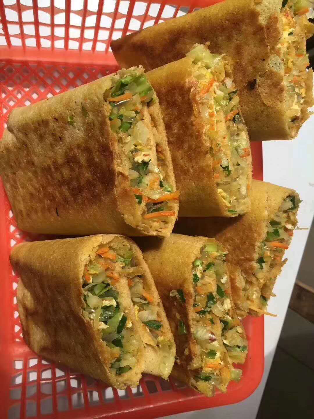 临沂小吃——大院王芳摊煎饼