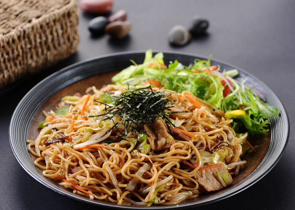 舌尖上的美食诱惑之日式炒面,口感香脆,美味营养,百吃不厌