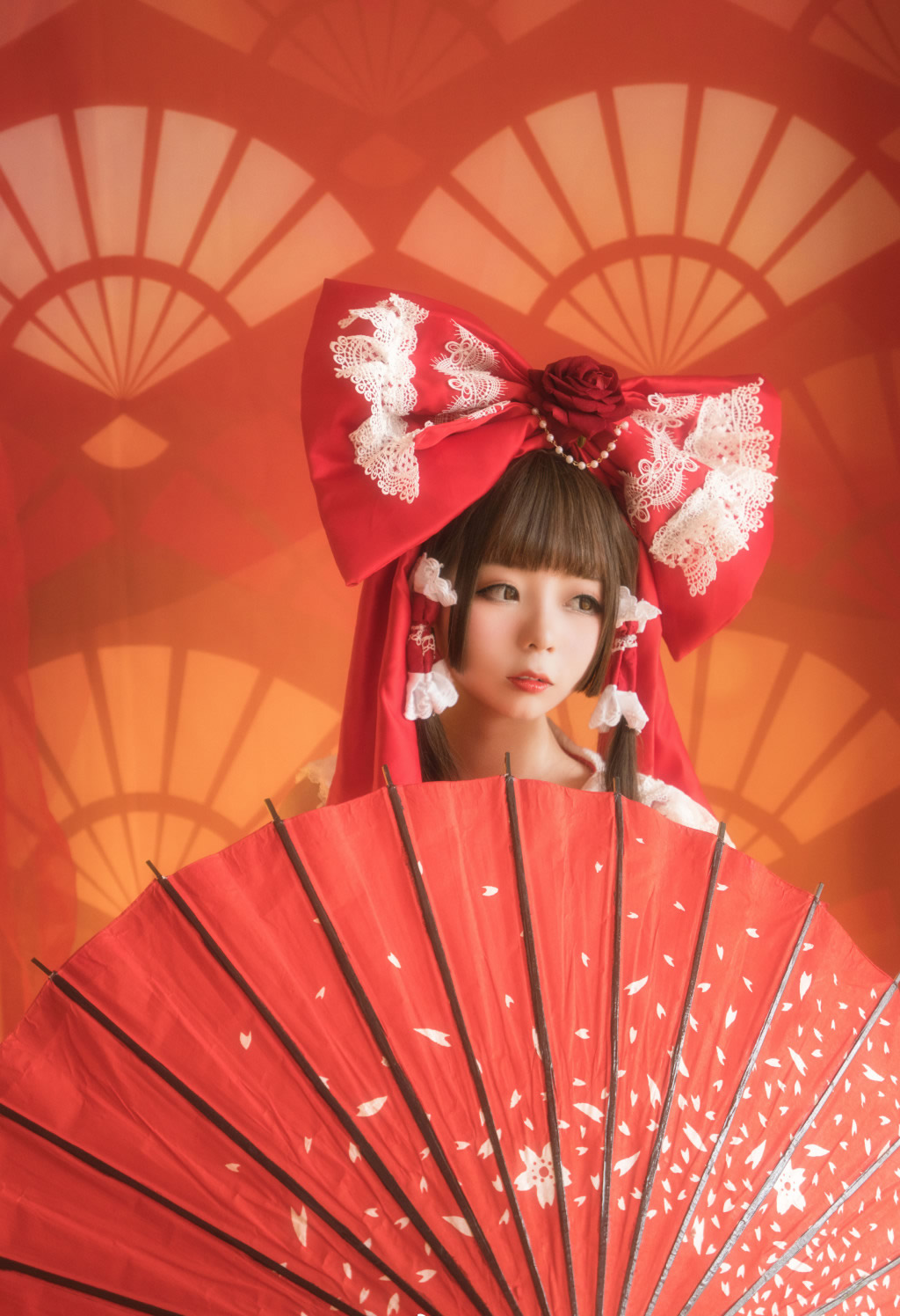 东方project博丽灵梦cos:乐园的可爱巫女