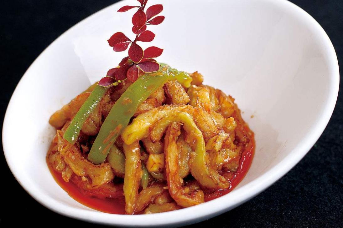 辣炒茄丝,超级下饭的家常菜,出锅后比肉还要香!