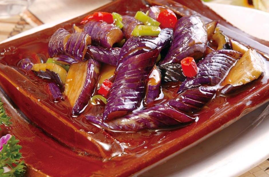 辣炒茄丝,超级下饭的家常菜,出锅后比肉还要香!