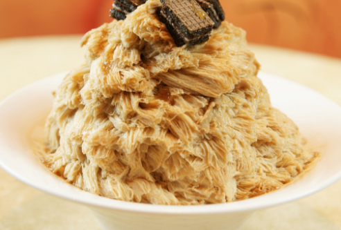 香浓爽滑的巧克力绵绵冰,苦涩而带一点香甜