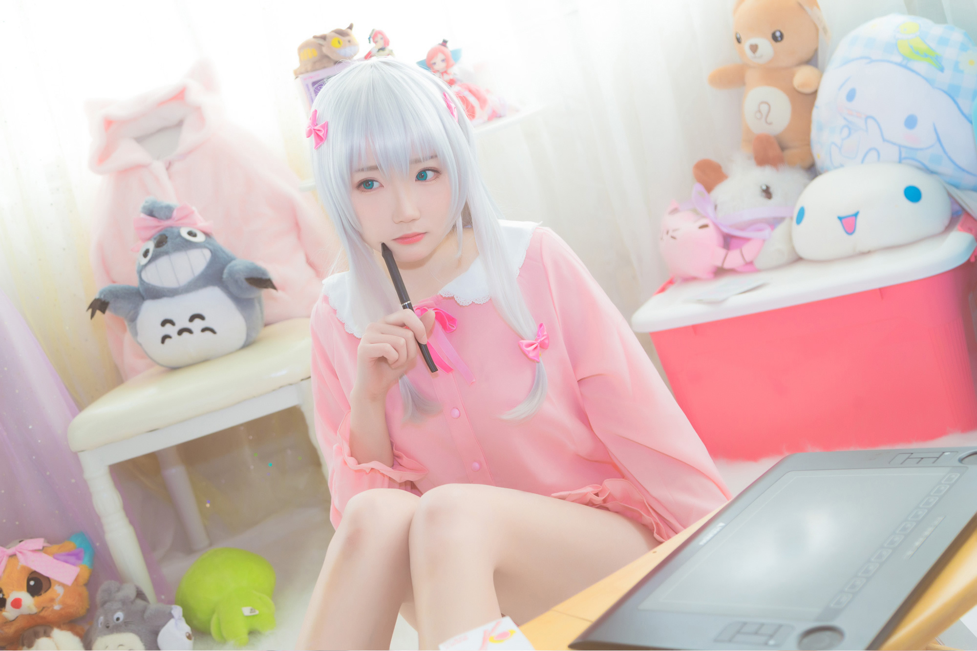 《埃罗芒阿老师》和泉纱雾cos:宅女插画家