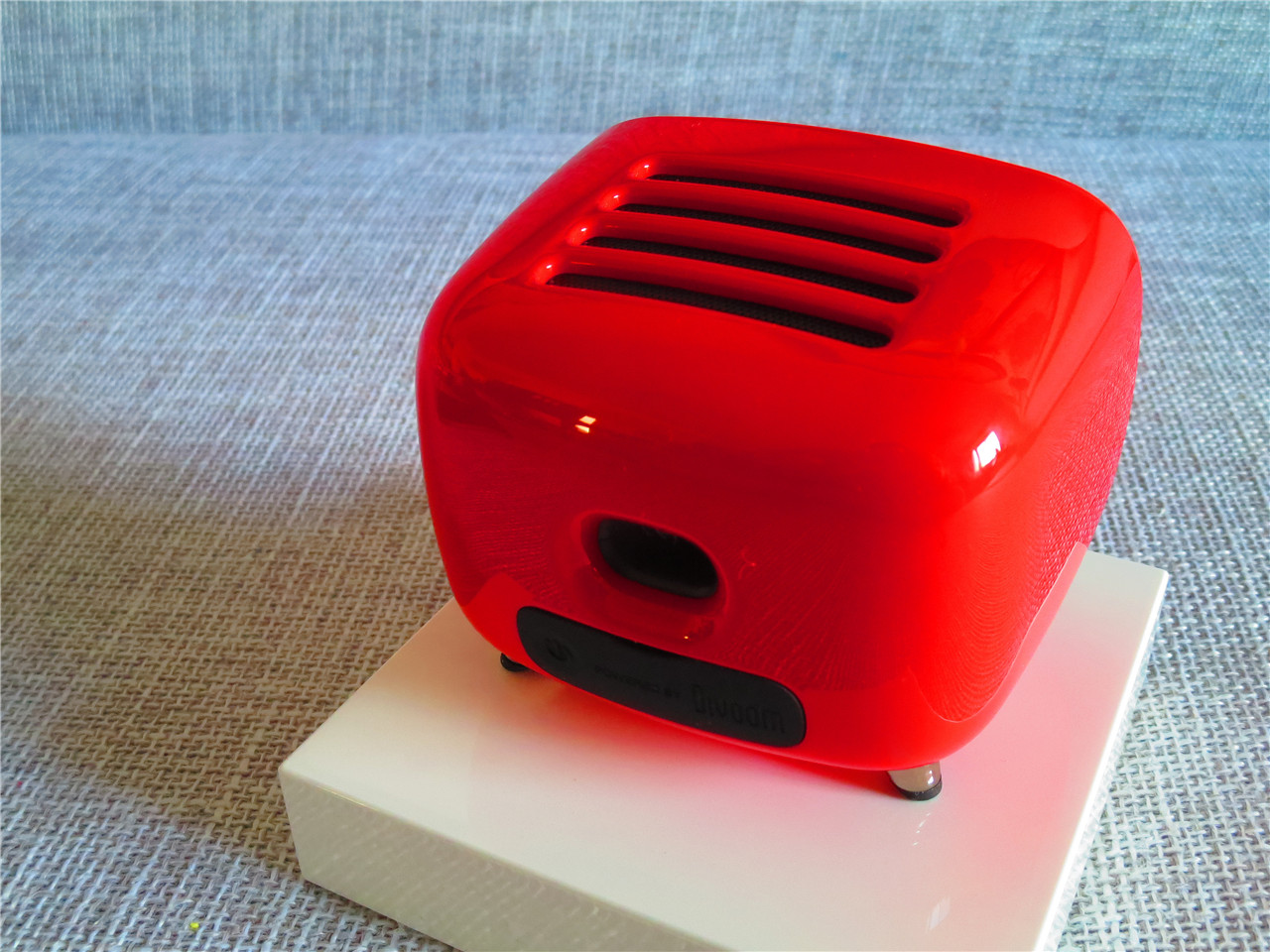 「超逸酷玩」像素与音乐更配老电视风格tivoo像素蓝牙音箱