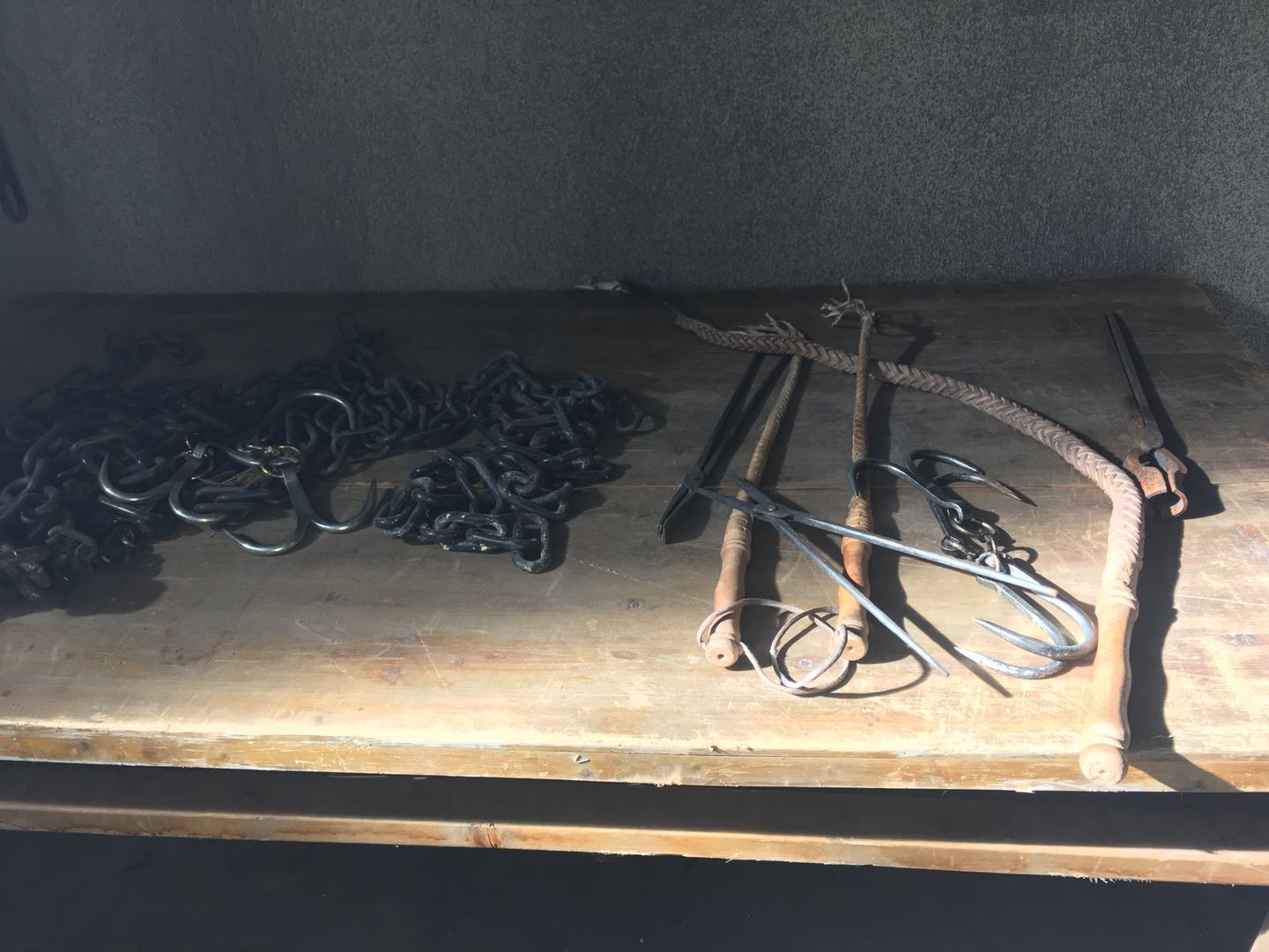 影视剧中牢房里面的刑具,第四个一般人都忍受不了