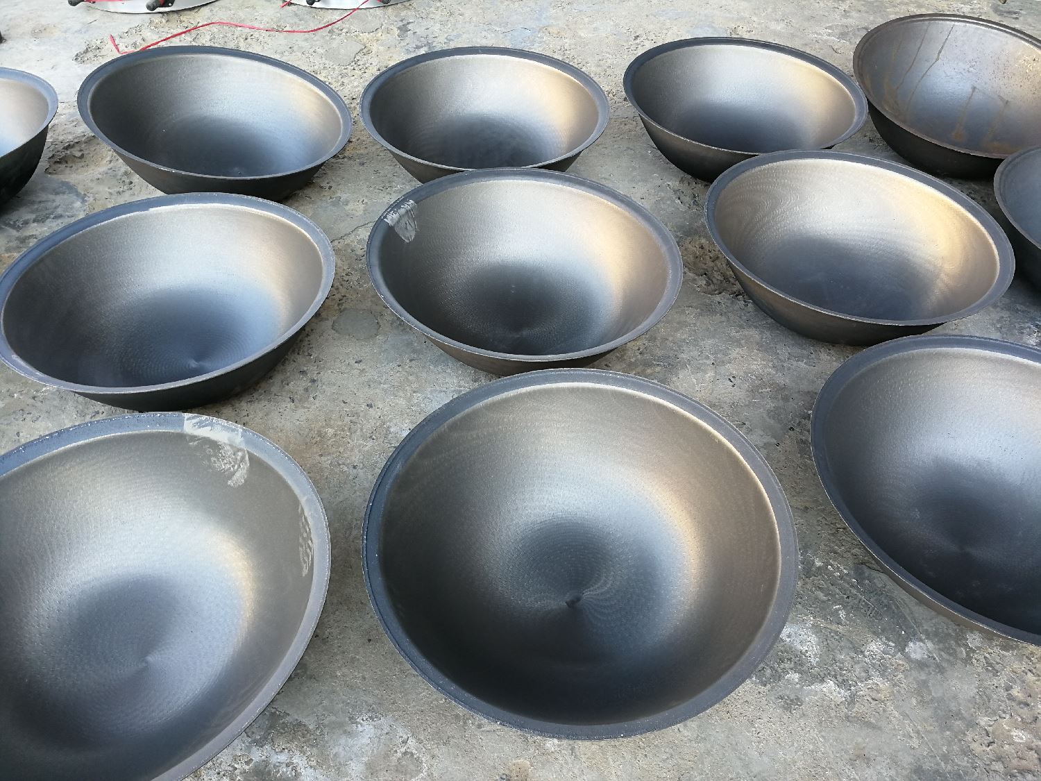 农村大集上的大铁锅,堪比《舌尖3》中火到卖断货的章丘铁锅