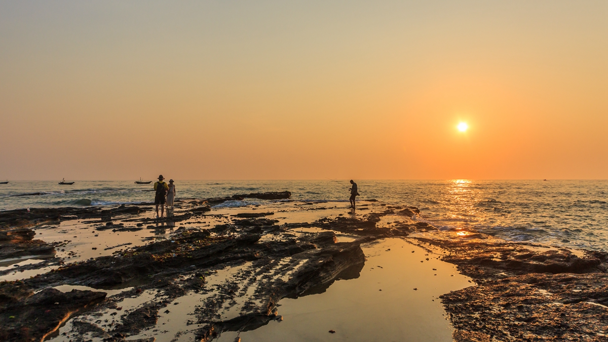《光与影》涠洲岛风光 石螺口落日