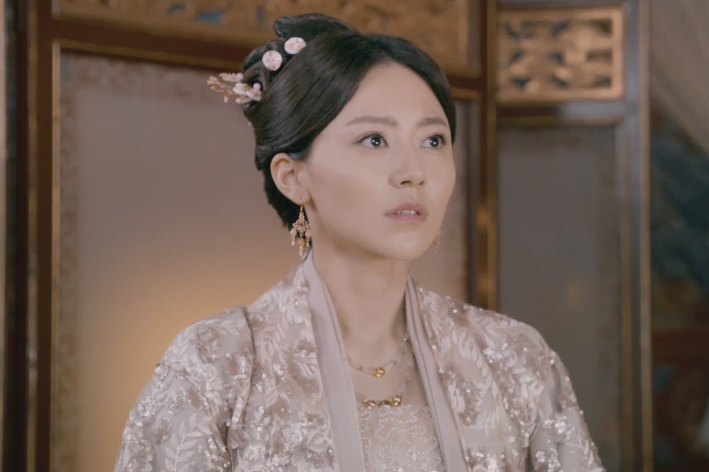 辛奴被赶走后向素锦告状,素锦心生一计,要对桑籍的长子元贞下手