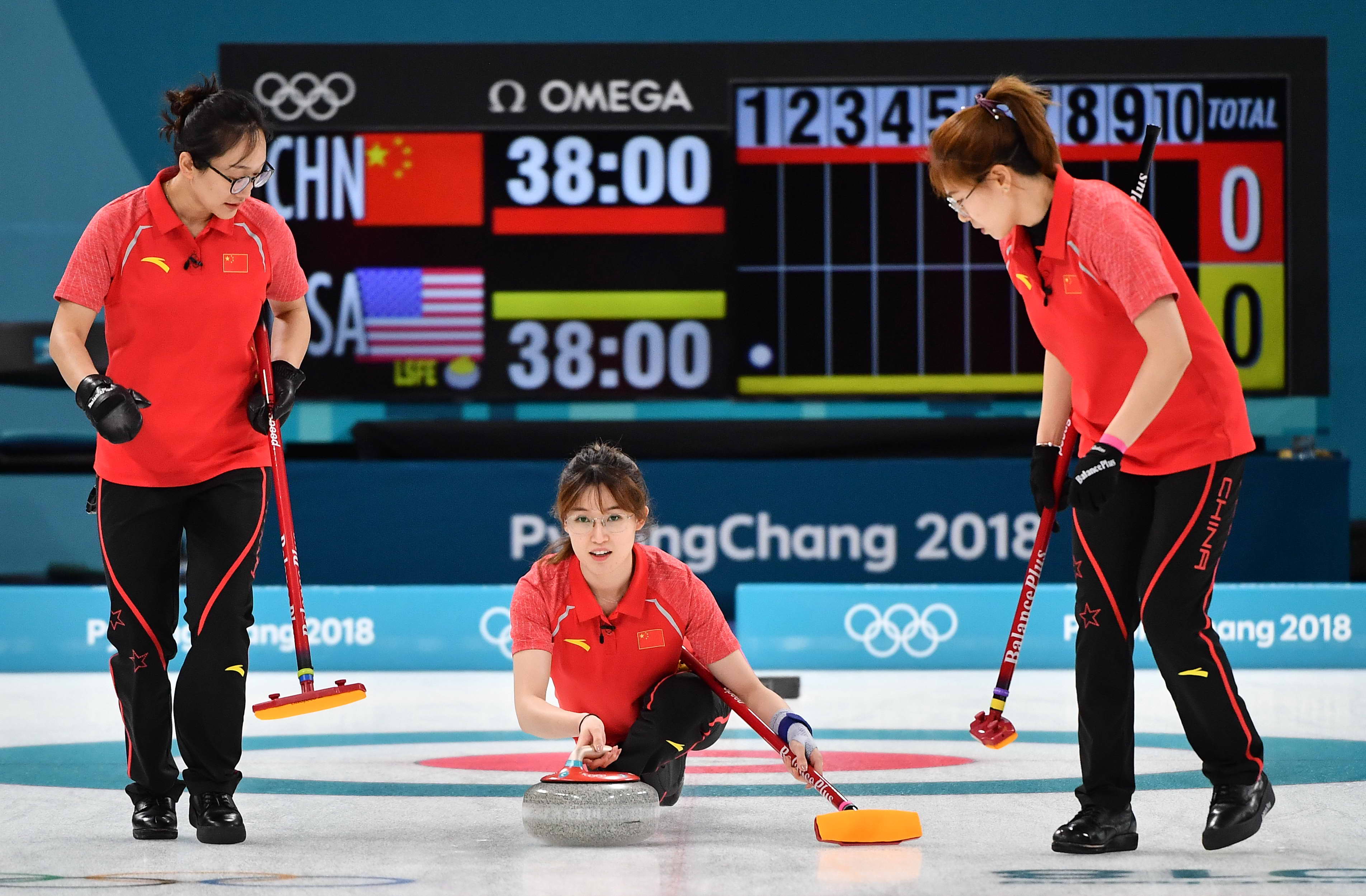 平昌冬奥会冰壶图片