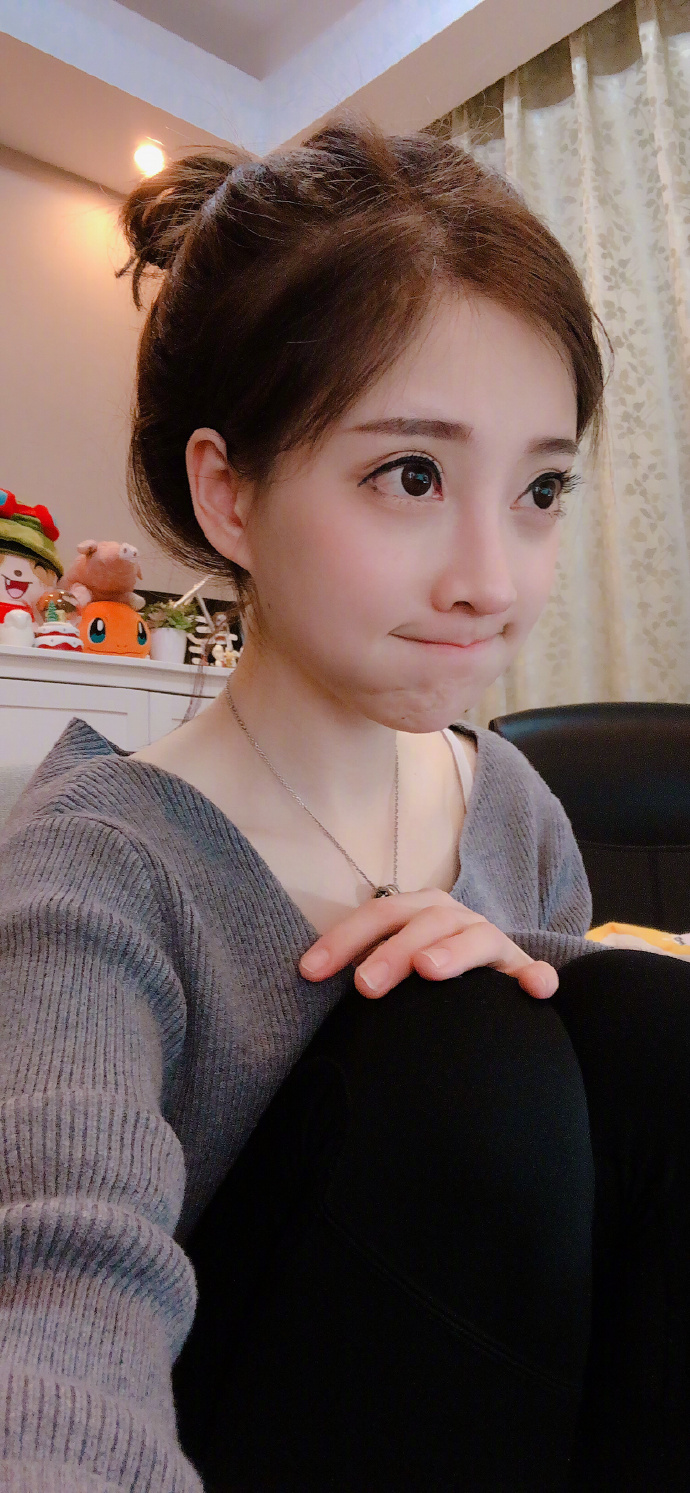 冯提莫晒自拍美照,颜值无人关心,粉丝的留言还句句扎心