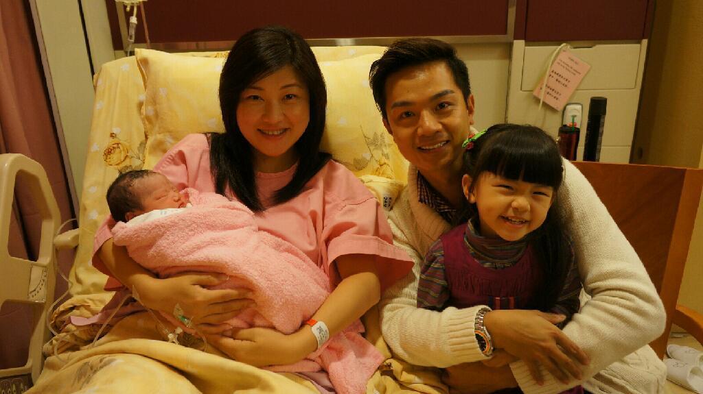 tvb中的4对绿叶演员,现实生活中也是恩爱夫妻,看看你知道几对?
