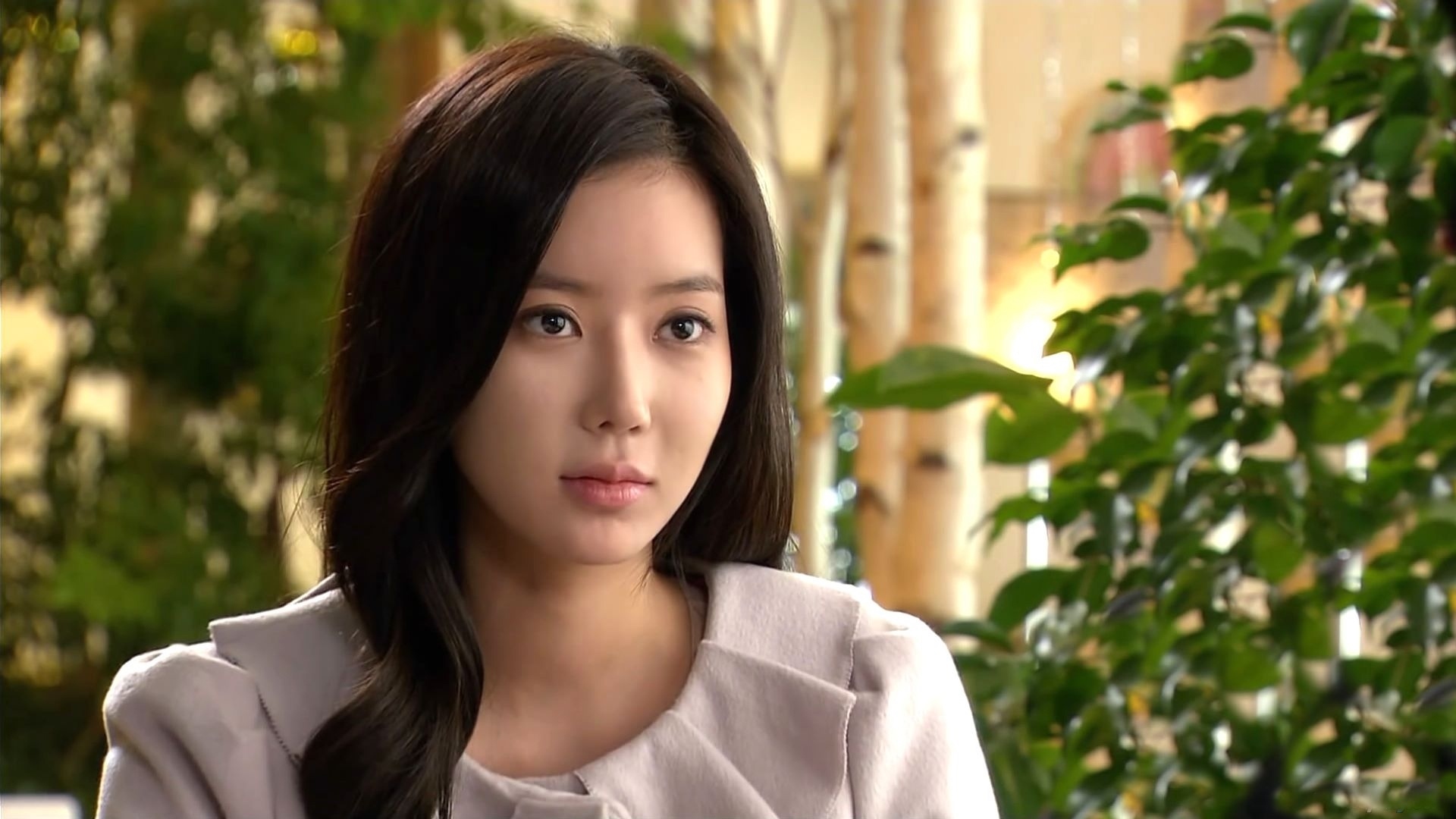 她在韩剧《新妓生传》中饰演丹丝兰,你记得那个清纯可人的女主吗