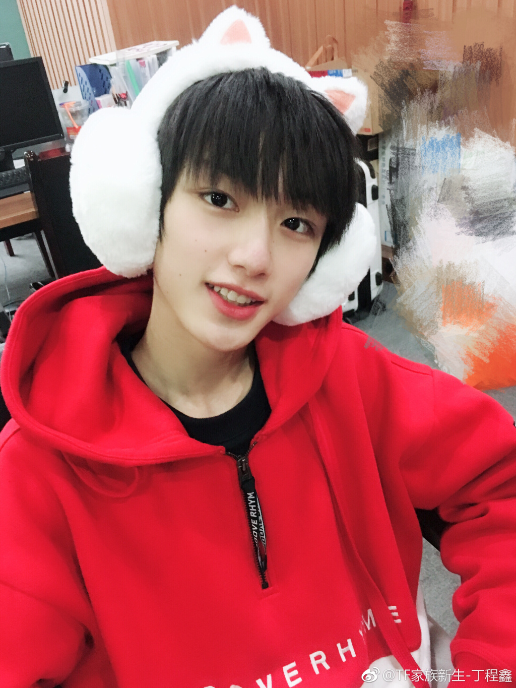 tf家族练习生丁程鑫15岁生日,成员纷纷送上祝福,很有爱啊