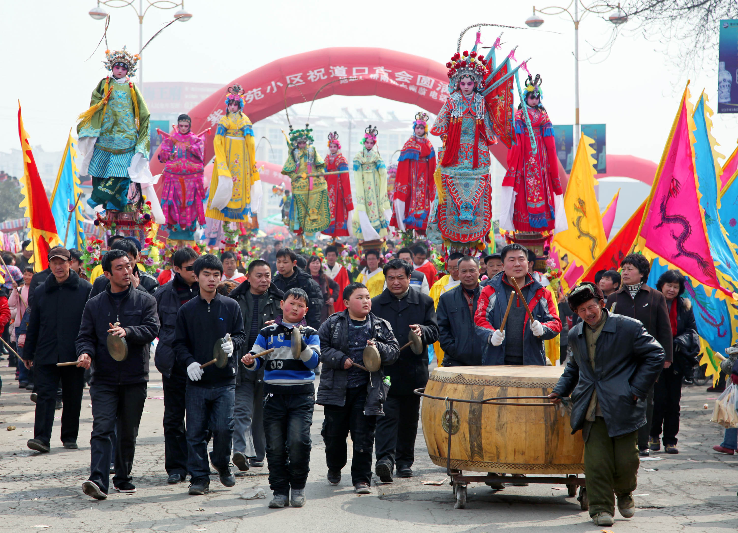 道口古会:百万人云集一小镇,街上的车辆都被游人淹没!