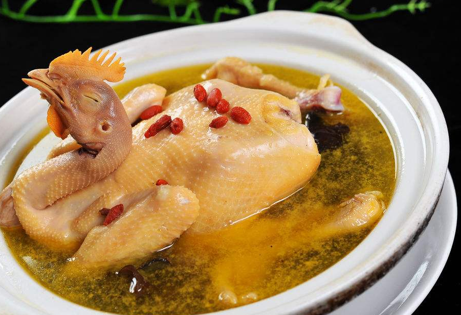 清蒸人参鸡 这么烹饪吃起来特别的美味?