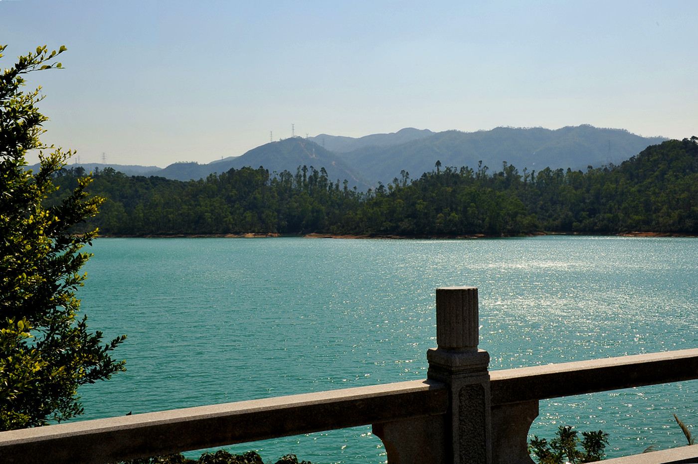 《风景摄影》晴天的金台寺,湖面波光粼粼