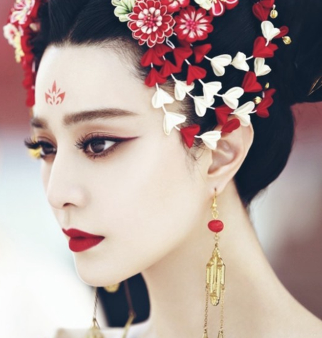 5位"眼妆"超美的古装女星:热巴第4,第一美的像妖精