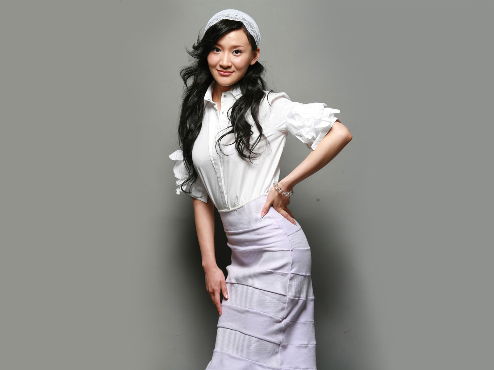 付瑶一组写真大片惊艳来袭,她不走寻常路,尽显知性美