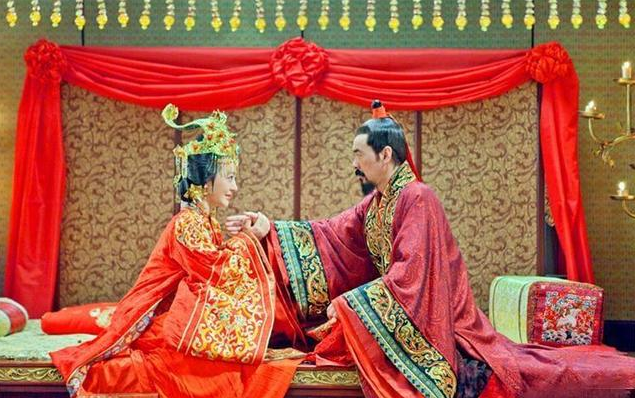 古装剧中9位"皇帝大婚",赵丽颖唐嫣,谁是最美皇后?