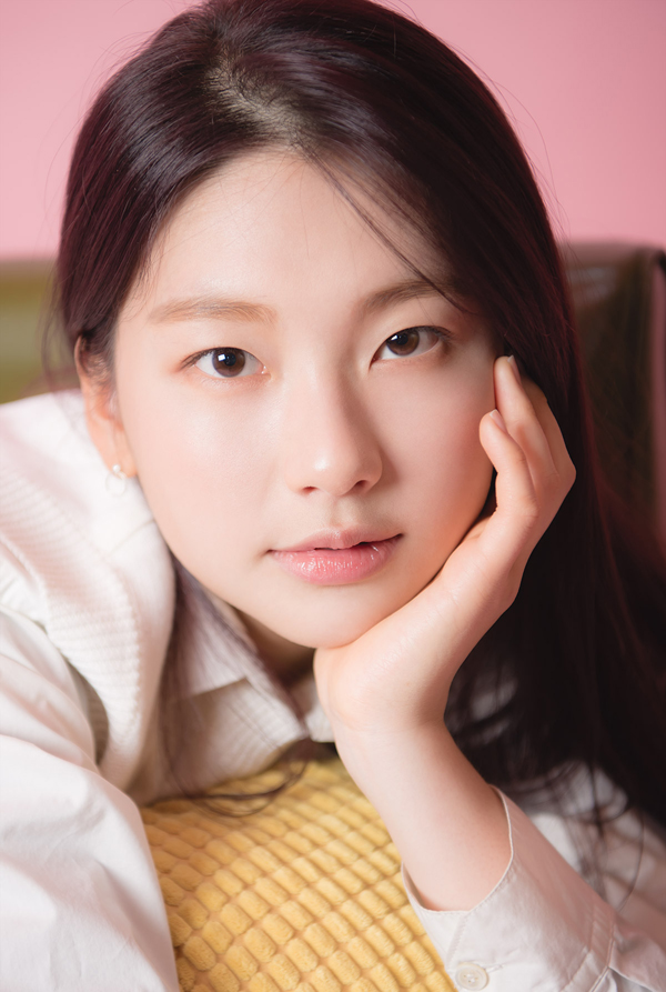 《临终学校》的金春,韩国超模金珍京参演《金炳万的丛林法则》