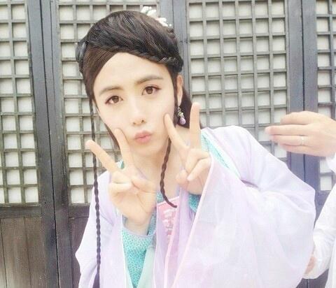 李易峰的女装扮相新鲜出炉