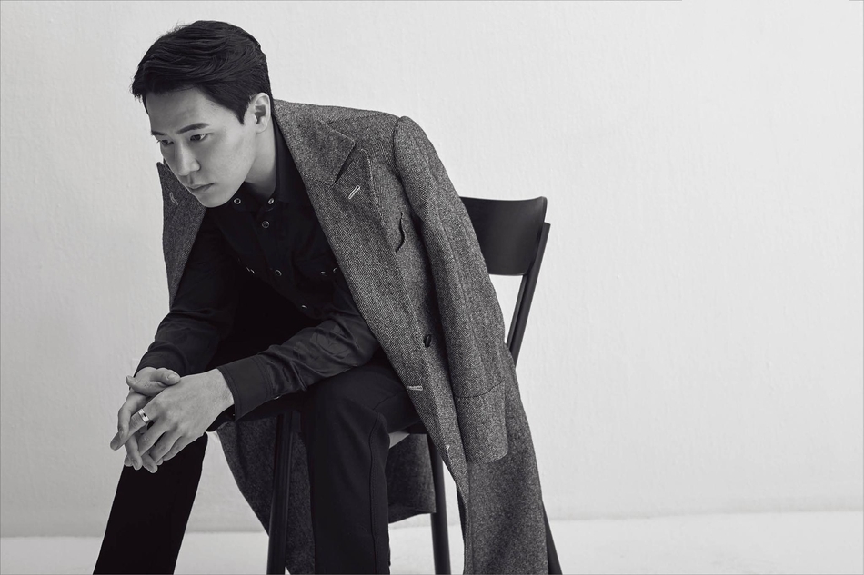 韩国演员李奎炯为某时尚杂志拍摄的最新画报26日公开