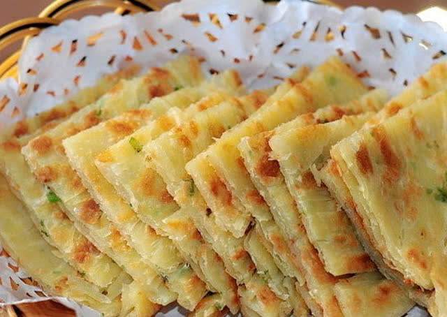 葱油饼在家做,健康又好吃!后悔知道的太晚!