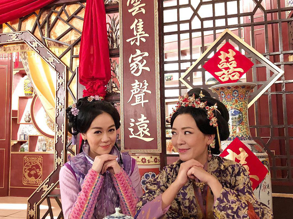 tvb《丫鬟大联盟》:"丫鬟"黄心颖与"夫人"郭少芸温馨晒合照