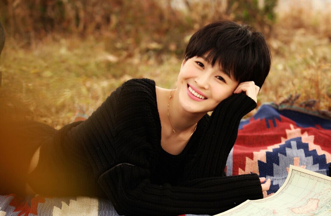 林伊婷一组写真惊艳了,她的气质俏皮甜美,让人难以忘记