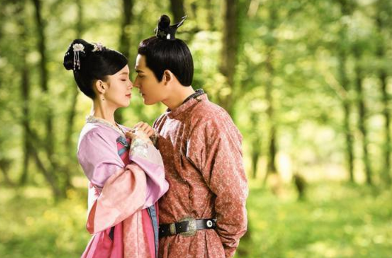 古装剧中最美的拥抱,刘诗诗吴奇隆上榜,最后一个画面实在太美!