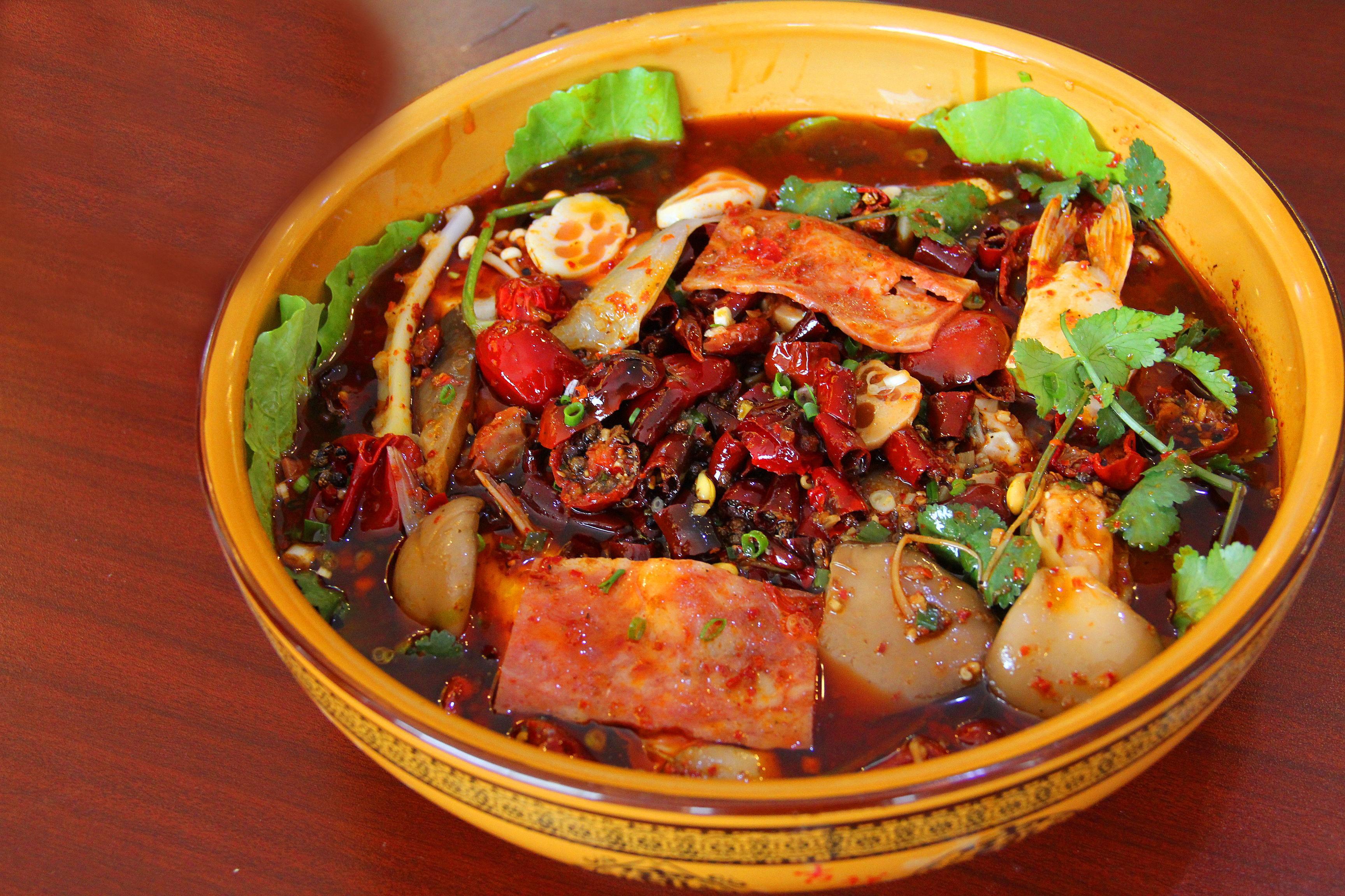 冒菜的最初起源于汉末三国时期,具有四川特色的传统小吃