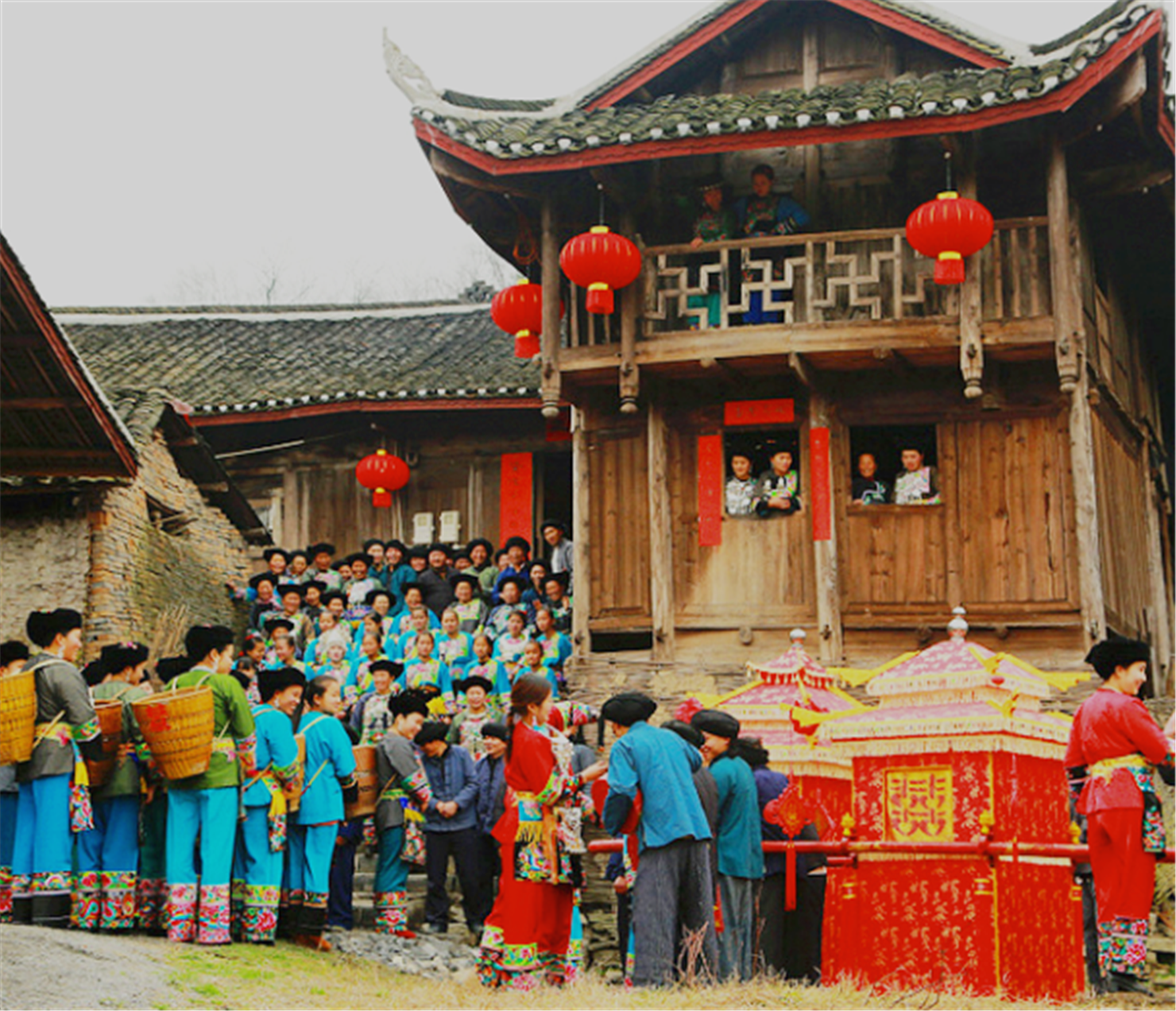 贵州苗寨婚礼现场,花轿代替小轿车,不一样的习俗不一样的婚礼!